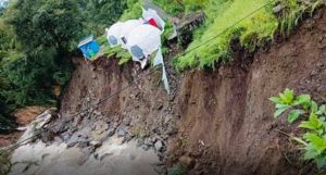 *चमोली-रुद्रप्रयाग में बारिश से उफान पर मोक्ष-आकाशकामिनी नदी, दो पुल