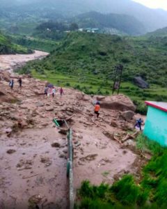 टिहरी जिले के घनसाली के घुत्तू में बादल फटने की