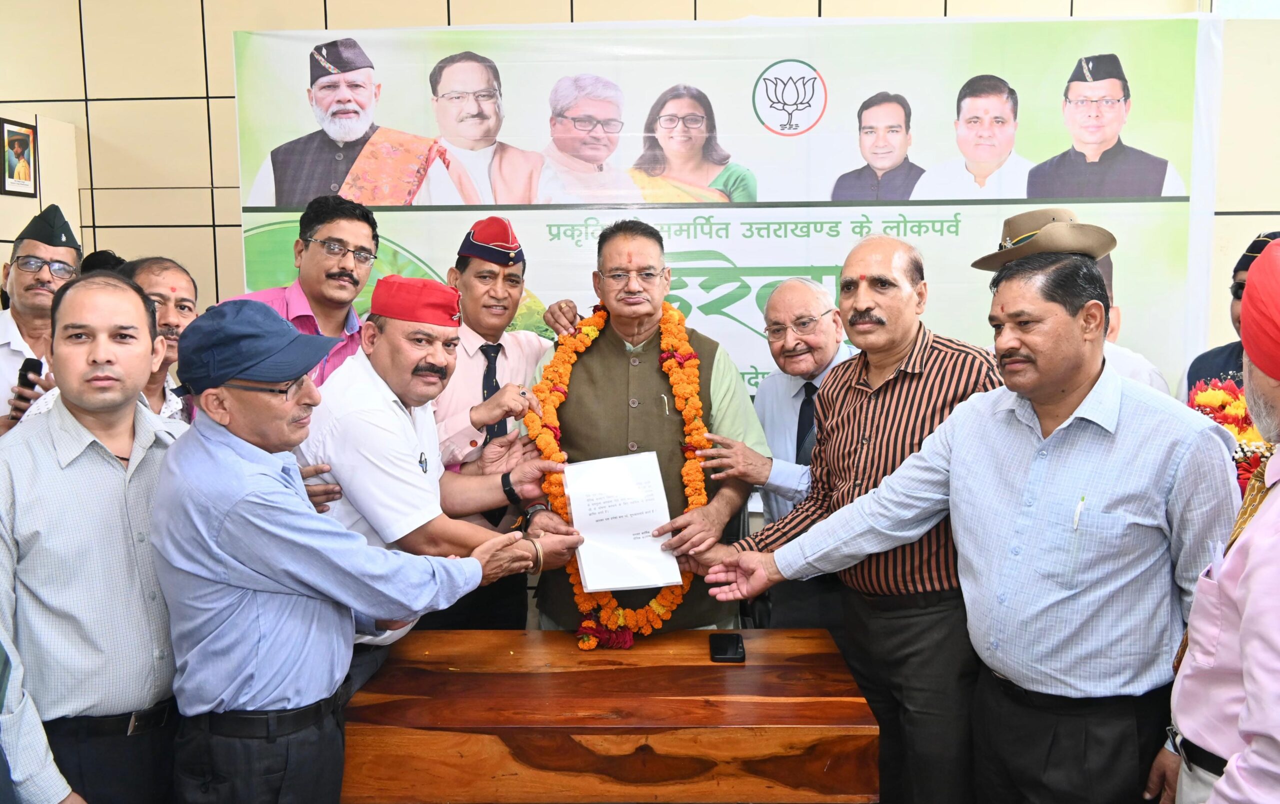 पूर्व सैनिकों व शहीद आश्रितों को सम्मान दिये जाने पर