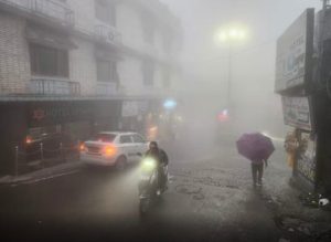 मसूरी में जमकर बरसे मेघ, छाया घना कोहरा, देहरादून और