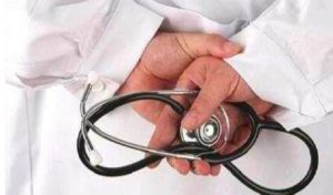 लोगो से बदसलूकी करने वाले डॉक्टर को चाहिए अब एक