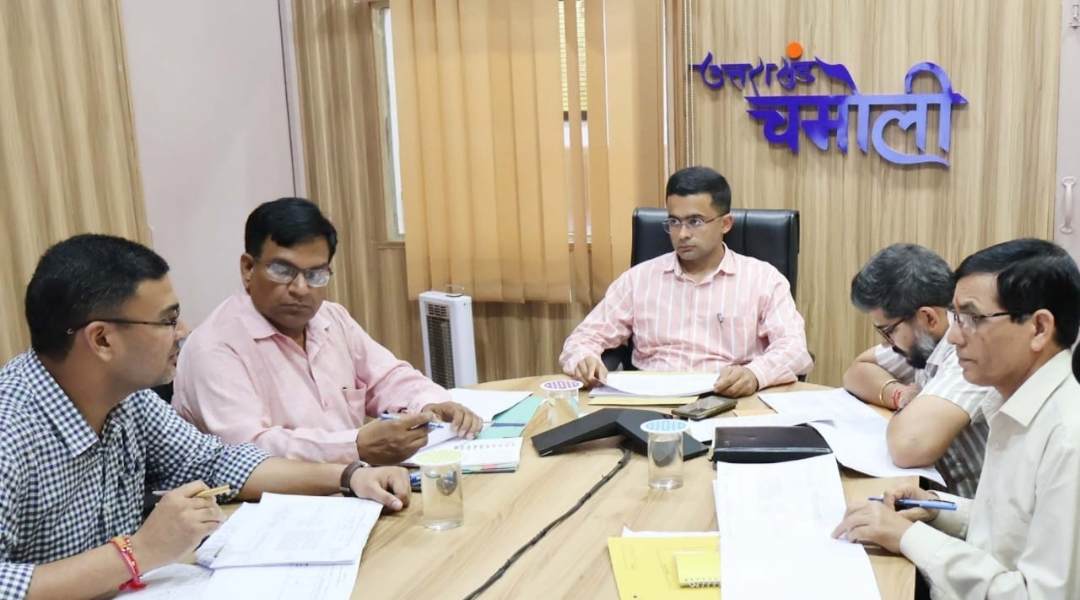 सीएम घोषणाओं के तहत संचालित कार्यो को शीघ्र पूर्ण करें