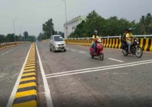 हरिद्वार-देहरादून हाईवे पर लच्छीवाला फ्लाईओवर पर आवाजाही बंद, एक लेन