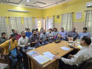 हल्द्वानी : पत्रकारों पर अनावश्यक उत्पीड़ित के खिलाफ पत्रकार हुए