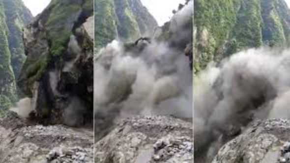 Massive land slide in Pithoragarh of Uttarakhand, mountain came on the road