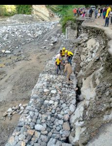 *एसडीआरएफ ने सोनप्रयाग में नदी किनारे गिरे व्यक्ति को किया