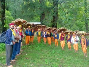 नन्दा स्वनूल का मायके पहुंचने पर मैतियों ने किया भव्य