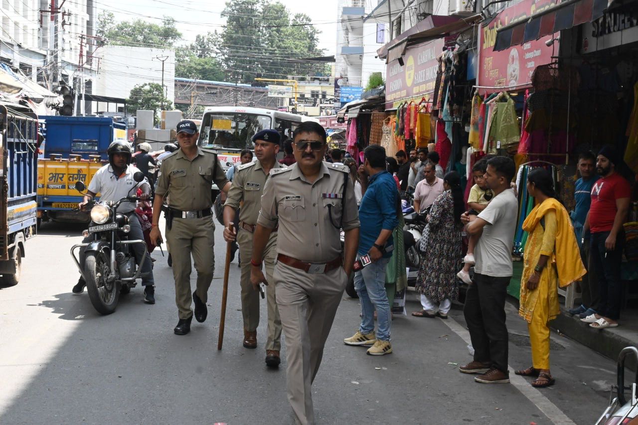 पलटन बाजार में बवाल के बाद दून पुलिस का एक्शन