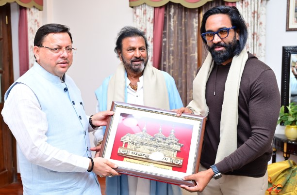 दक्षिण भारत के प्रसिद्ध अभिनेता मोहन बाबू ने सीएम धामी से की शिष्टाचार भेंट
