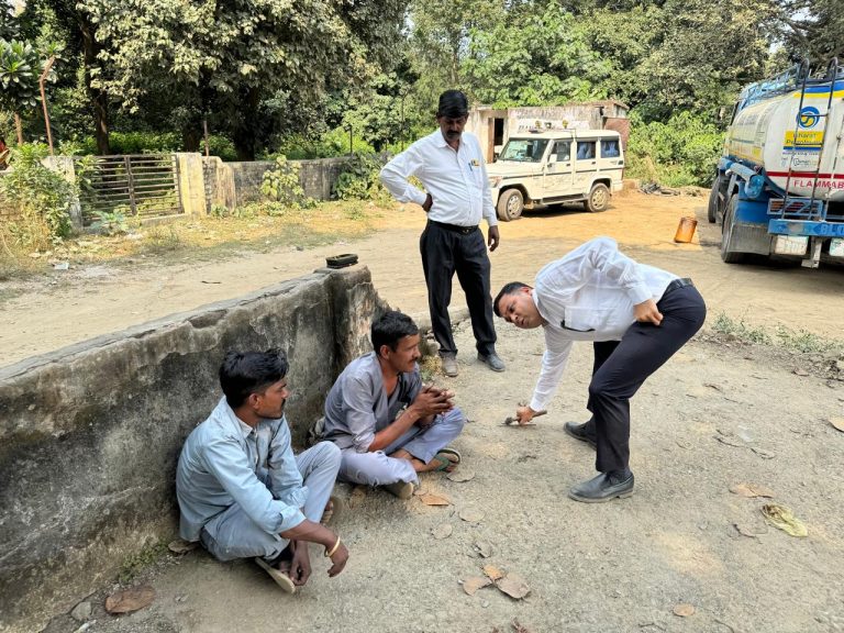 SDM हरिद्वार द्वारा हरिद्वार BPCL के टेंकर से तेल चोरी