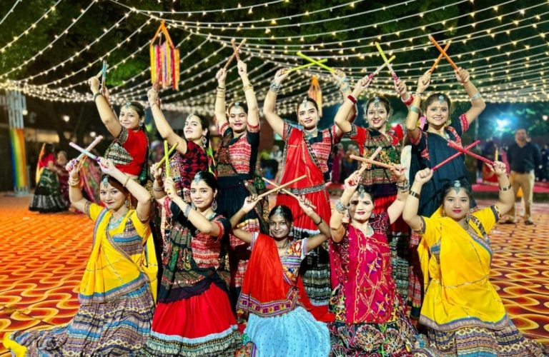 डबल्यूआईसी इंडिया ने रंगारंग डांडिया नाइट के साथ मनाई नवरात्रि