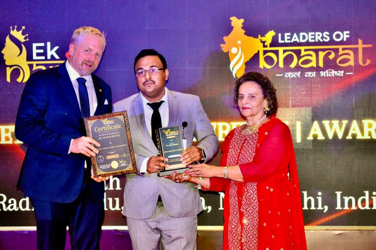 देवव्रत गोस्वामी को उनके उत्कृष्ट कार्य के लिए किया सम्मानित