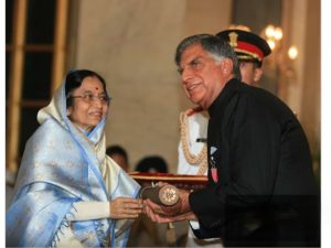 भारत के प्रसिद्ध उद्योगपति, पद्म विभूषण रतन टाटा ने 9
