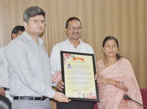 मुख्य वैयक्तिक अधिकारी को सेवानिवृत्त होेन पर दी भावभीनी विदाई