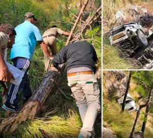 यहाँ पिकअप वाहन दुर्घटनाग्रस्त, 3 की मौत