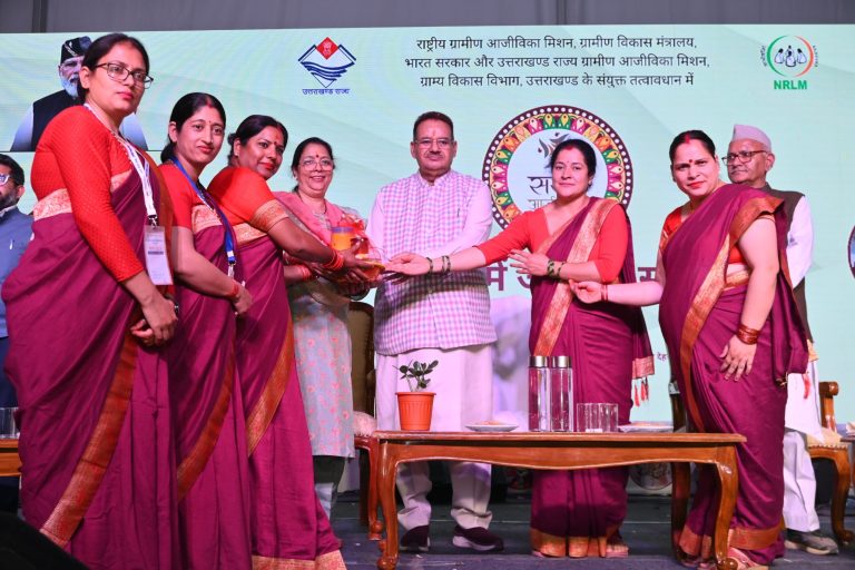 रेंजर्स ग्राउंड में आयोजित दस दिवसीय सरस मेला – 2024