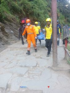 श्री केदारनाथ में चीड़वासा के पास खाई में गिरी महिला