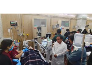 *एम्स ऋषिकेश पहुंचे स्वास्थ्य मंत्री डॉ. धन सिंह रावत एम्स