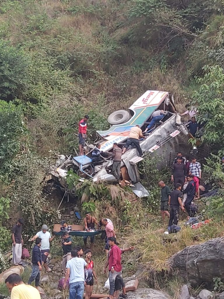 दुःखद खबर : मार्चुला (जनपद अल्मोड़ा ) के पास बस