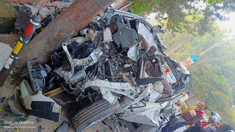 दुःखद ब्रेकिंग : देहरादून केंट इलाके में हुई भीषण कार