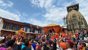 बाबा केदार  की पंचमुखी डोली अपने शीतकालीन प्रवास हेतु गद्दीस्थल