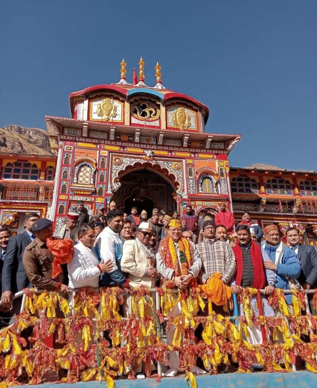 मुख्यमंत्री पुष्कर सिंह धामी ने बदरी विशाल के दर्शन, पूजा-अर्चना