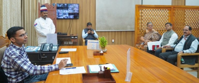 सरकारी स्कूलों के बच्चे नही रहेंगे तकनीकि एवं उपकरणों से