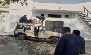 Shocking case in Uttarakhand: Ambulance was not available...so the dead body was tied on the roof of the car and carried for 195 km