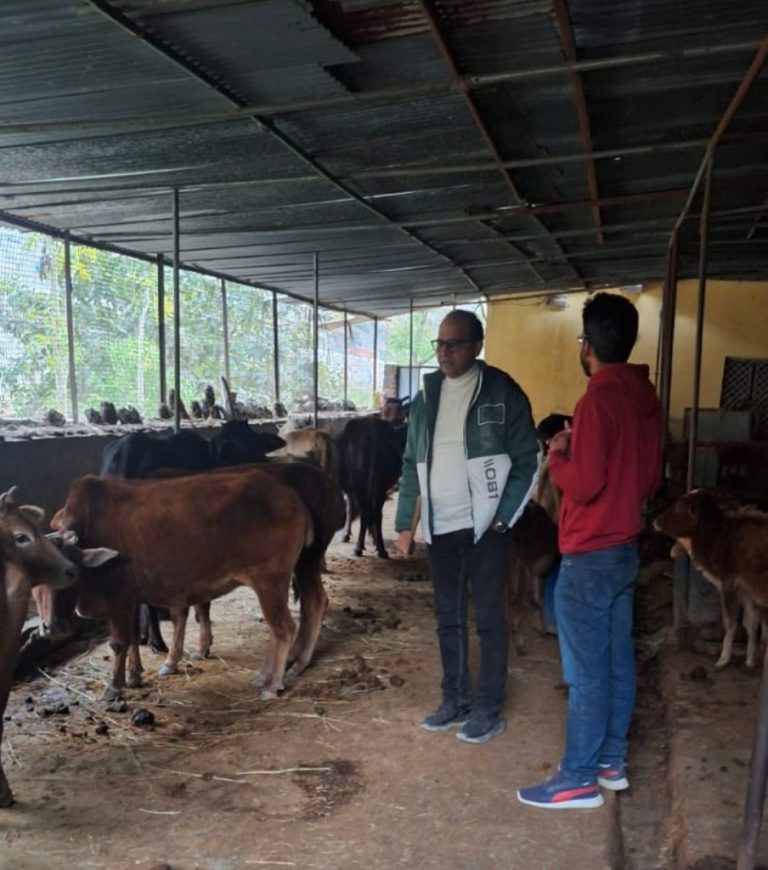 टिहरी के पशु मुख्य चिकित्सा अधिकारी ने किया अरण्यक जन