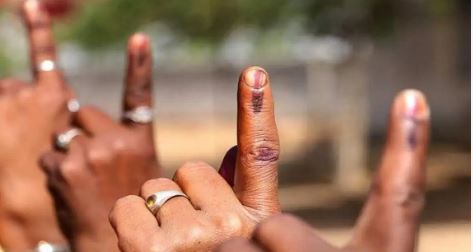 निकाय चुनाव- दिन चढ़ने के साथ ही मतदाताओं में भारी उत्साह, युवाओं से लेकर बुजुर्ग और दिव्यांग भी पूरे जोश में मतदान केंद्रों पर पहुंचे