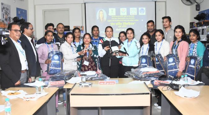 प्रदेश की 52 बालिकाएं बन रही है “ड्रोन दीदी” – रेखा आर्या