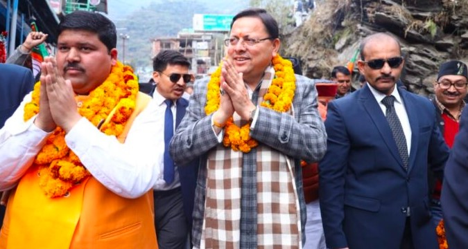 मुख्यमंत्री धामी ने भाजपा प्रत्याशियों के पक्ष में आयोजित रैली मुख्यमंत्री धामी ने भाजपा प्रत्याशियों के पक्ष में आयोजित रैली में किया प्रतिभाग