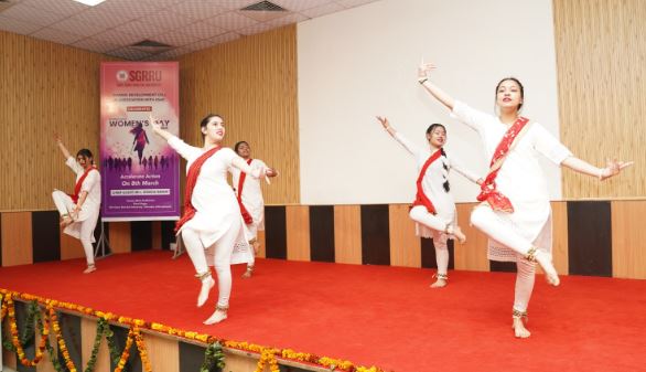 एसजीआरआरयू में मातृशक्ति के संघर्ष और समर्पण को सलाम