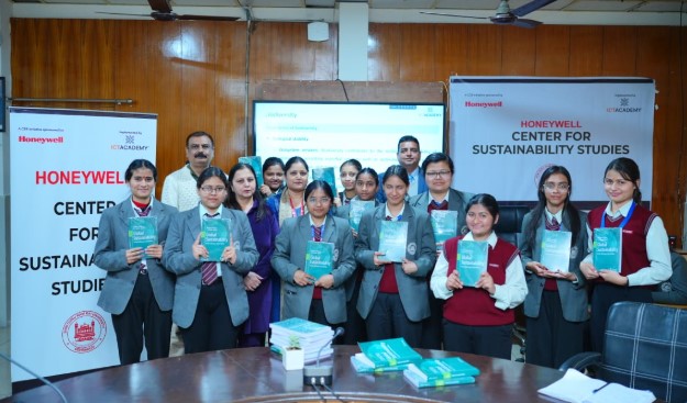 एसजीआरआर विश्वविद्यालय को मिला “सेंटर ऑफ एक्सीलेंस” अवार्ड