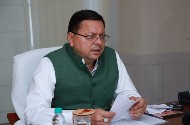 मुख्यमंत्री धामी ने वर्तमान सरकार के तीन साल पूरे होने पर दिल्ली से वर्चुअल बैठक कर अधिकारियों को दिए निर्देश
