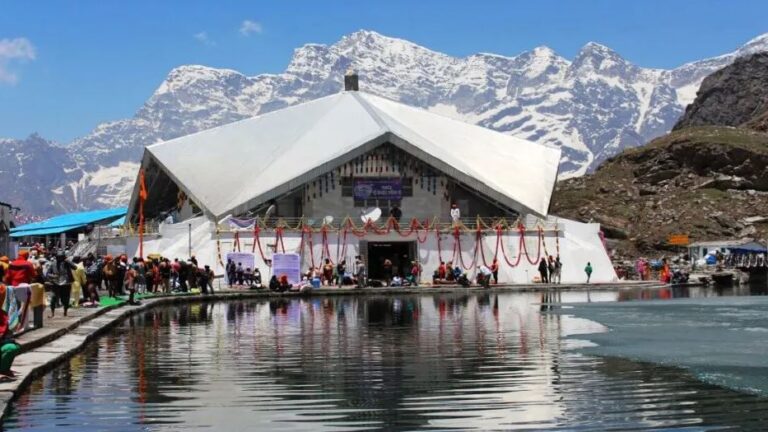 25 मई को खुलेंगे श्री हेमकुंट साहिब के कपाट 25 मई को खुलेंगे श्री हेमकुंट साहिब के कपाट