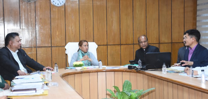 31 मार्च तक लग जाए सभी राशन गोदाम में धर्म 31 मार्च तक लग जाए सभी राशन गोदाम में धर्म कांटे – रेखा आर्या