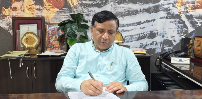 उत्तराखंड के पर्यटन को दें नई पहचान, बनाएं प्रमोशन फिल्म उत्तराखंड के पर्यटन को दें नई पहचान, बनाएं प्रमोशन फिल्म और जीतें लाखों का इनाम