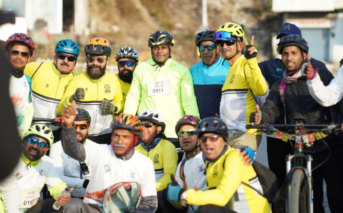 मुख्य निर्वाचन अधिकारी ने साइकिल रैली से दिया मतदाता जागरुकता मुख्य निर्वाचन अधिकारी ने साइकिल रैली से दिया मतदाता जागरुकता का संदेश