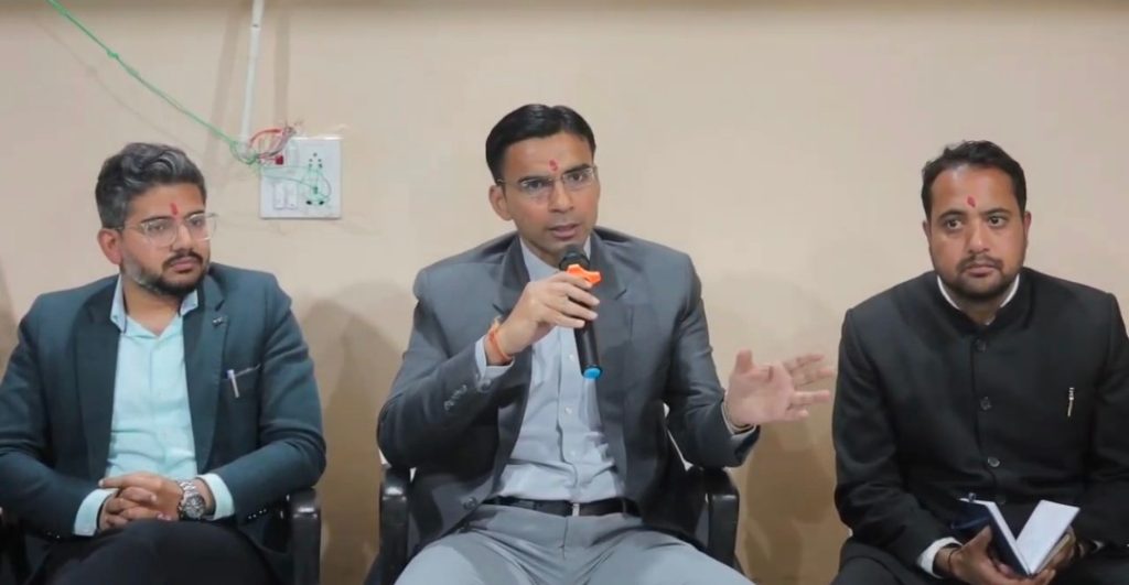 मुख्यमंत्री के मार्गदर्शन पर डीएम ने हनोल में किया रात्रि