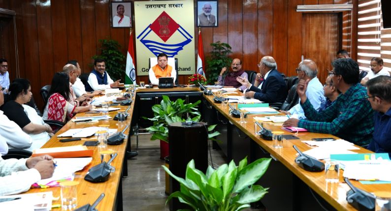 इंजीनियरिंग कॉलेज में तय मानकों के अनुसार फैकल्टी की तैनाती की जाए- सीएम धामी