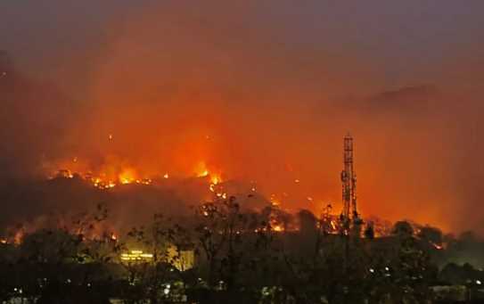 Forest fire went out of control in Kotdwar, a team of 80 people engaged in controlling it