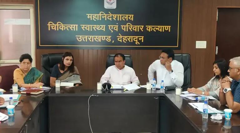 डेंगू रोकथाम को माइक्रोप्लान पर काम करें अधिकारी- डॉ.धन सिंह रावत