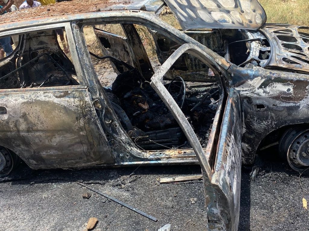 भविष्य बदरी मार्ग पर जली हुई कार में मानव कंकाल मिलने से इलाके में फैली सनसनी 