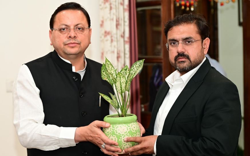 मुख्यमंत्री धामी से जम्मू-कश्मीर के कैबिनेट मंत्री सतीश शर्मा ने की मुलाकात