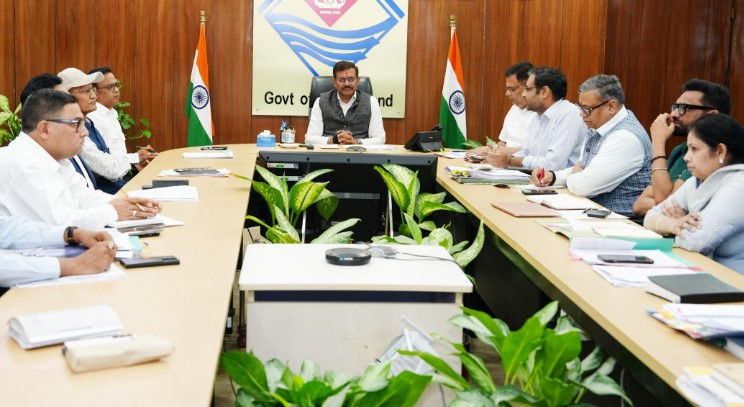 मुख्य सचिव ने मलिन बस्तीवासियों के पुनर्वास के वर्किंग प्लान पर तत्काल कार्य करने की दी हिदायत