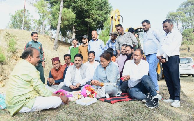 रेखा आर्या ने किया दो पेयजल योजनाओं का लोकार्पण