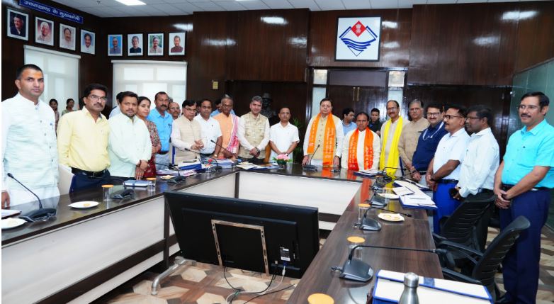 संस्कृत भाषा के माध्यम से युवाओं को रोजगार से जोड़ने की दिशा में विशेष प्रयास किये जाएं – मुख्यमंत्री धामी