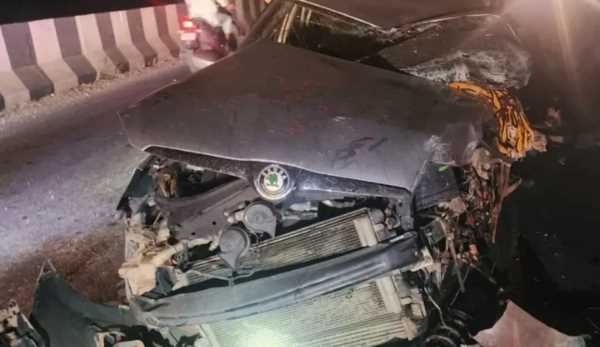 Car coming from Haryana to Haridwar collided with a divider, one dead, two injured