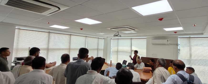 ‘धुआं-गंध से जीना मुश्किल’, MPCC कंपनी पर ग्रामीणों के गंभीर आरोप, बोले- जानलेवा है प्लांट, नहीं रुका तो करेंगे बड़ा आंदोलन